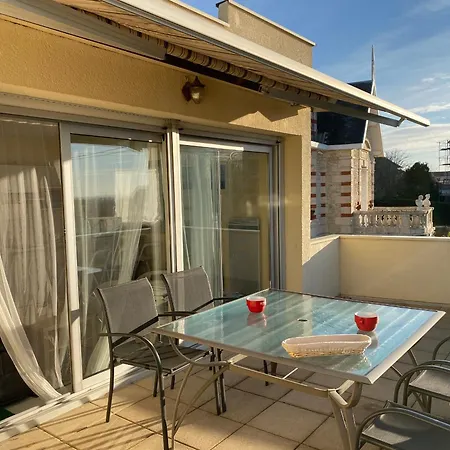 Charmant T2 A 350m De La Plage Avec Terrasse Et Garage A - Fr-1-539-44 Appartement Royan