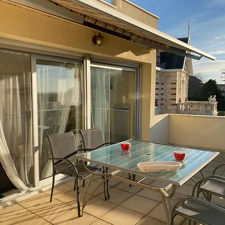Appartement Charmant T2 A 350m De La Plage Avec Terrasse Et Garage A - Fr-1-539-44