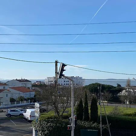Charmant T2 A 350m De La Plage Avec Terrasse Et Garage A - Fr-1-539-44